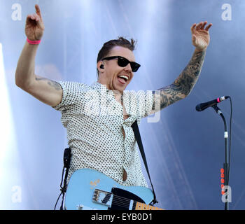 Southsea, Hampshire, Regno Unito. Xxv Luglio, 2015. Performing live a Portsmouth Live al Waterfront Festival Arena sul Southsea comune dopo la Coppa America World Series racing. Eseguire McBusted Liv ad una folla di circa 20.000 persone. Credito: uknip/ Alamy Live News Foto Stock