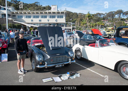 Sydney, Australia. 26 Luglio, 2015. Centro Picured aston martin DB4 da 1962. Credit: modello10/Alamy Live News Foto Stock