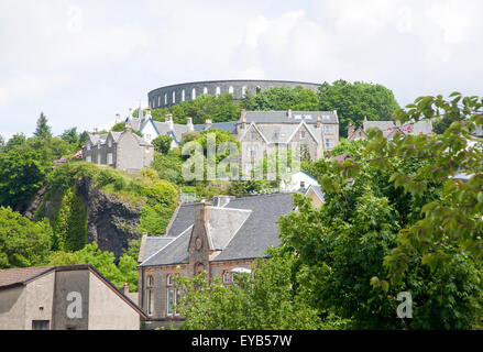 Edifici storici sulla collina, Oban, Argyll and Bute, Scotland, Regno Unito Foto Stock