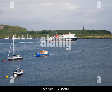 Caledonian MacBrayne Traghetto in uscita Oban, Argyll and Bute, Scotland, Regno Unito Foto Stock