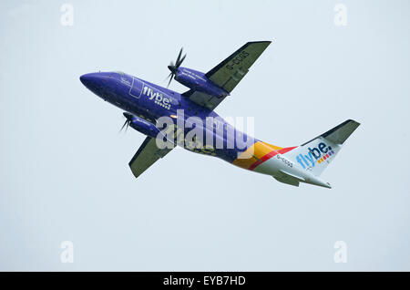 FlyBe azionato Dornier 328-110 aereo di linea di passeggeri (G-CCGS) a Inverness Scozia. SCO 10,011. Foto Stock