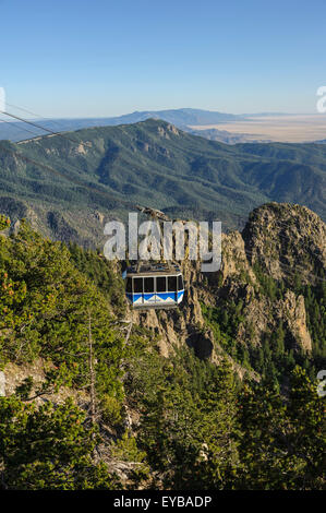 Antenna di Sandia Peak Tram con vedute del Rio Grande Valley. Albuquerque. Nuovo Messico. Stati Uniti d'America Foto Stock