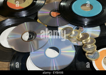 Il vecchio e il nuovo record di vinile e cd rom Foto Stock