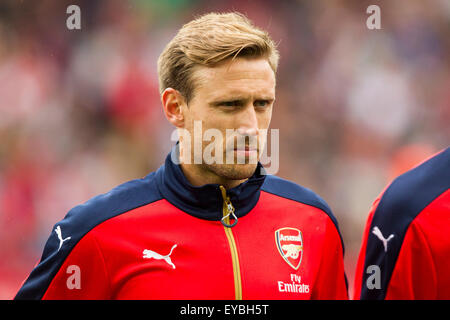 Londra, Regno Unito. 26 Luglio, 2015. Emirates Cup. Arsenal vs VfL Wolfsburg. Nacho Monreal (Arsenal). Credito: Azione Sport Plus/Alamy Live News Foto Stock