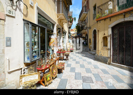 Corso Umberto, Taormina in Sicilia, Italia Foto Stock