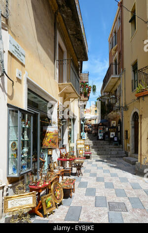 Corso Umberto, Taormina in Sicilia, Italia Foto Stock