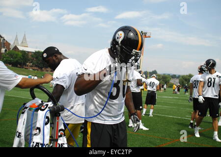 Latrobe, Pennsylvania, USA. Luglio 26th, 2015: Cameron Stingily #30 durante il Pittsburgh Steelers training camp a St Vincent College di LATROBE, PA. Credito: Cal Sport Media/Alamy Live News Foto Stock