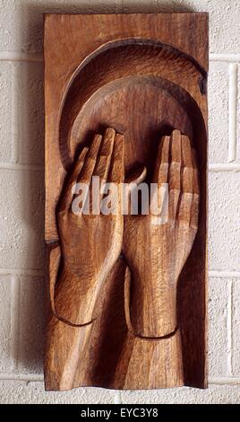 Dublino, Co Dublin, Irlanda; Carving che rappresentano le stazioni della Croce Foto Stock