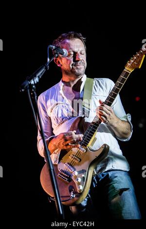 Milano, Italia. 26 Luglio, 2015. dEUS eseguire live al carroponte di Sesto San Giovanni Milano Italia Credito: Roberto Finizio/ Alamy Live News Foto Stock