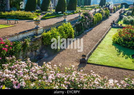 Le terrazze di Bowood House nel Wiltshire. Foto Stock