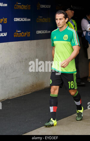 Luglio 26, 2015: Messico centrocampista Andres Guardado (18) viene fornito al di fuori del tunnel durante la CONCACAF Gold Cup 2015 partita finale tra la Giamaica e Messico al Lincoln Financial Field di Philadelphia, Pennsylvania. Il Messico ha vinto 3-1. Christopher Szagola/CSM Foto Stock