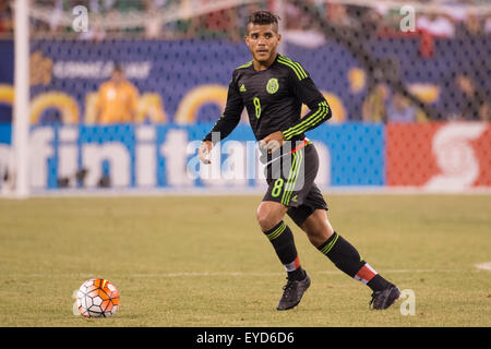 Luglio 19, 2015: Messico centrocampista Jonathan Dos Santos (8) in azione durante la CONCACAF Gold Cup 2015 Quarterfinal match tra Costa Rica e Messico a MetLife Stadium di East Rutherford, New Jersey. Il Messico ha vinto 1-0. (Christopher Szagola/Cal Sport Media) Foto Stock