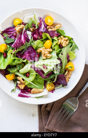 Il Radicchio con Rucola,noce e insalata di melograno Foto Stock