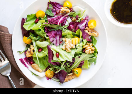 Il Radicchio con Rucola,noce e insalata di melograno Foto Stock