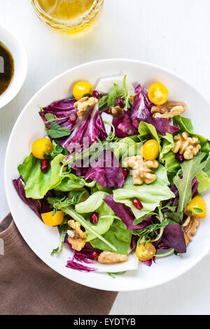 Il Radicchio con Rucola,noce e insalata di melograno Foto Stock