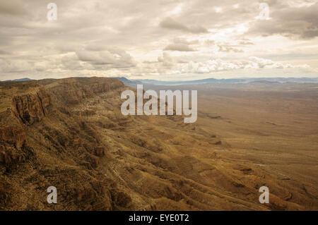 Grand Canyon presi da elicottero 2013 tra la diga di Hoover e il grande canyon Foto Stock