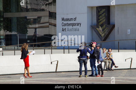 Sydney, Australia. 27 Luglio, 2015. Gina Liano visto durante le riprese per Australian Celebrity apprendista 2015 presso il Rocks, Sydney, Australia, Lunedì 27 Luglio, 2015 Credit: Romina via01/Alamy Live News Foto Stock