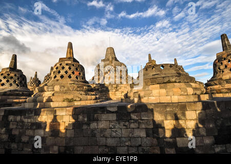 Buddist tempio Borobudur Stupa complesso in Yogjakarta in Java, Indonesia Foto Stock