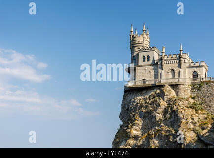 Il noto castello Swallow's Nest vicino a Yalta. Crimea, Russia Foto Stock