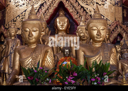 Bronze statue di Buddha a Wat Jong Kham, Kyaing Tong, Stato Shan Triangolo Dorato, Myanmar Foto Stock