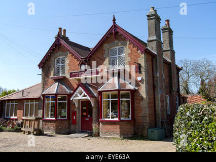 Negozio di paese e Post Office, Somerleyton, Suffolk, Inghilterra, Regno Unito Foto Stock