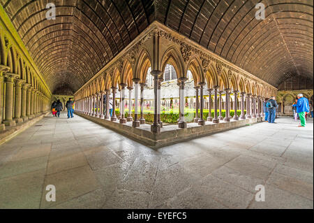 Il chiostro, il Monte Saint Michel Foto Stock