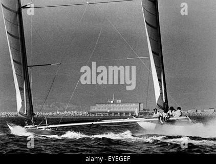 AJAXNETPHOTO. - 1978. PORTLAND, Inghilterra. - WEYMOUTH SPEED WEEK - Catamarano CROSSBOW II SULLA VELOCITÀ DI PORTLAND Harbour. Foto:JONATHAN EASTLAND/AJAX REF:WEY 78 Foto Stock