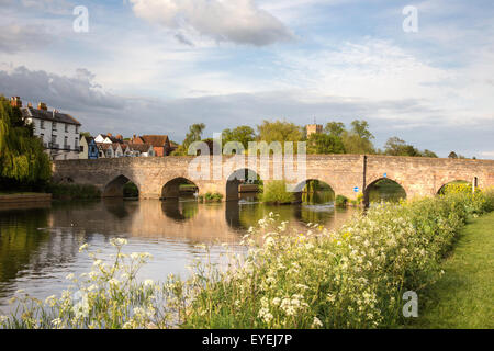 Nel tardo pomeriggio riflessioni a Bidford on Avon, Warwickshire, Inghilterra, Regno Unito Foto Stock