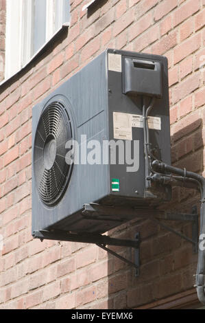 Montato a parete AC con aria condizionata aria condizionata airconconditioning unità unità aria condizionata climatizzata ufficio tecnico uffici en Foto Stock