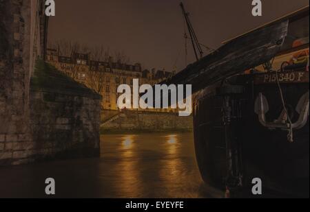 Il Pont Marie è un ponte al di sopra della Senna a Parigi, Francia. Si collega l'Ile Saint-Louis al molo dell'Hotel de Ville 27/12/2012 - Sylvain Leser Foto Stock