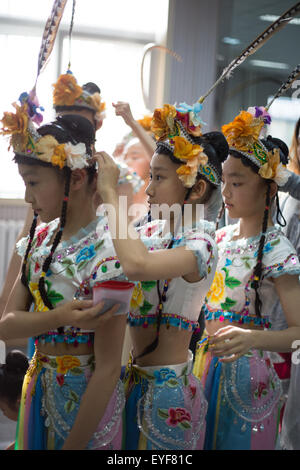 Vela d'oro di Danza di Società di Jinsong No.4 Scuola Elementare, a Pechino, in Cina, il 22 maggio 2015. Foto Stock