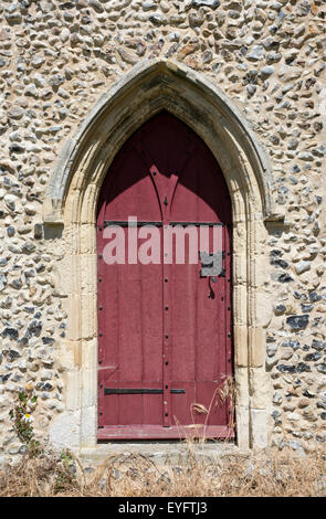 Vecchia chiesa porta laterale Foto Stock