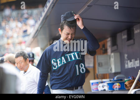 Il Bronx, New York, Stati Uniti d'America. 18 Luglio, 2015. Hisashi Iwakuma (marittimi), 18 luglio 2015 - MLB : Hisashi Iwakuma dei Seattle Mariners durante il Major League Baseball gioco contro i New York Yankees allo Yankee Stadium nel Bronx, New York, Stati Uniti. © Thomas Anderson/AFLO/Alamy Live News Foto Stock