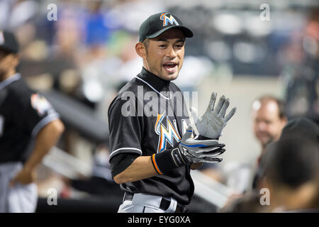 Flushing, New York, Stati Uniti d'America. 29 Maggio, 2015. Ichiro Suzuki (Marlins) MLB : Ichiro Suzuki del Miami Marlins durante il Major League Baseball gioco contro i New York Mets al Citi Field di Flushing, New York, Stati Uniti . © Thomas Anderson/AFLO/Alamy Live News Foto Stock