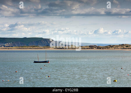 Regno Unito Galles, Gwynedd, Aberdovey, vista sul fiume Dovey estuario per Twyni Bach e Borth Foto Stock