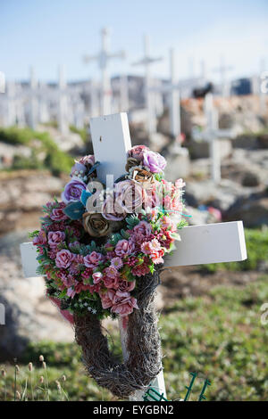 La Danimarca Groenlandia, cimitero tradizionale; Upernarvik Foto Stock