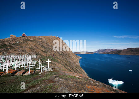 La Danimarca Groenlandia, cimitero tradizionale; Upernarvik Foto Stock