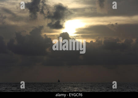 Passare una griglia, STATI UNITI D'AMERICA, che si affaccia sul Golfo del Messico in serata Foto Stock