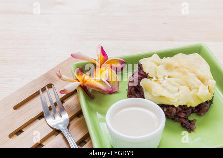 Durian con riso appiccicoso è famosa tradizionale Thai dessert. Foto Stock