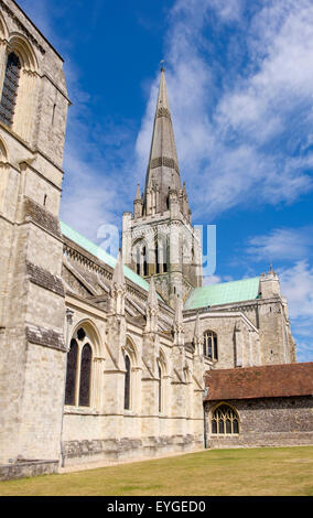 Norman Chichester Cathedral chiesa della Santa Trinità circa 1199 a Chichester, West Sussex, in Inghilterra, Regno Unito, Gran Bretagna Foto Stock
