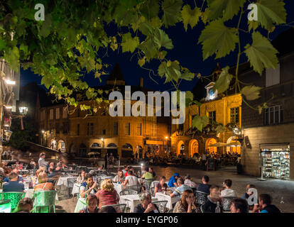 Place de la Liberte a Sarlat-la-Canéda Perigord Noir Dordogne Aquitaine Francia Europa Foto Stock