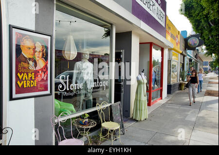 Piccoli negozi su Magnolia blvd. a Burbank, CA Foto Stock