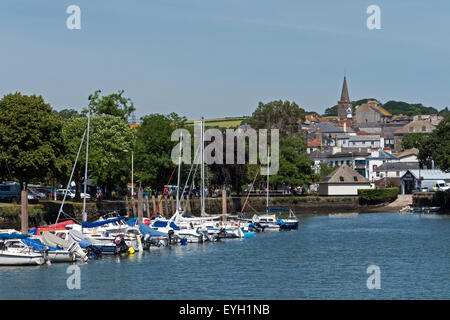 La pittoresca città di mercato e la banchina di Kingsbridge, Devon, Inghilterra Foto Stock