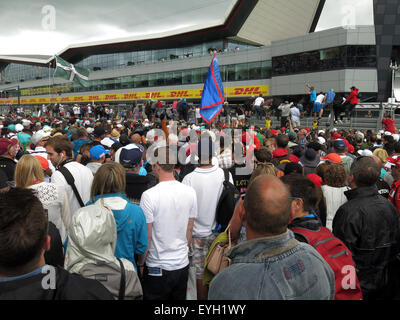 La folla a Silverstone British Grand Prix F1 Foto Stock