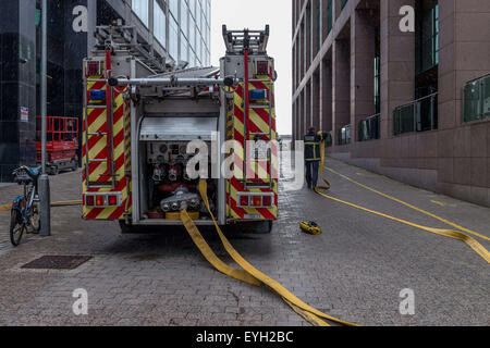 Dublino, Irlanda. 29 Luglio, 2015. Drill incendio a Google HQ in Barrow Street a Dublino il dock di silicio è stato portato questo pomeriggio da Dublino vigili del fuoco incidente unità di comando Scania P230 © Velar concedere/ZUMA filo/Alamy Live News Foto Stock