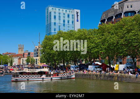 Il centro di Bristol Harbourside di Sant Agostino e raggiungere la struttura Radisson Blu Hotel Foto Stock