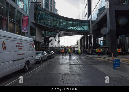 Dublino, Irlanda. 29 Luglio, 2015. Drill incendio a Google HQ in Barrow Street a Dublino il dock di silicio è stato portato questo pomeriggio da Dublino vigili del fuoco incidente unità di comando Scania P230 © Velar concedere/ZUMA filo/Alamy Live News Foto Stock