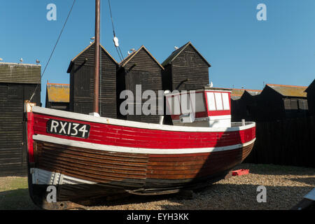 Barca da pesca (parte del Museo della Pesca) allo Stade, Città Vecchia, Hastings, East Sussex, Inghilterra Foto Stock