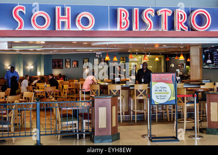 New York City,NY NYC,Northeast,Queens,John F. Kennedy International Airport,JFK,interior Inside,terminal,gate,SoHo Bistro,front,entrata,ristorante re Foto Stock