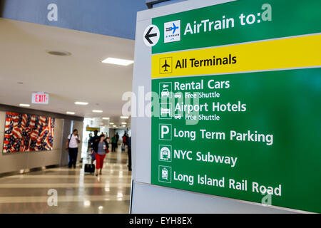 New York City,NY NYC,Queens,John F. Kennedy International Airport,JFK,interior Inside,terminal,gate,sign,AirTrain,arrow,directions,information,NY15062 Foto Stock